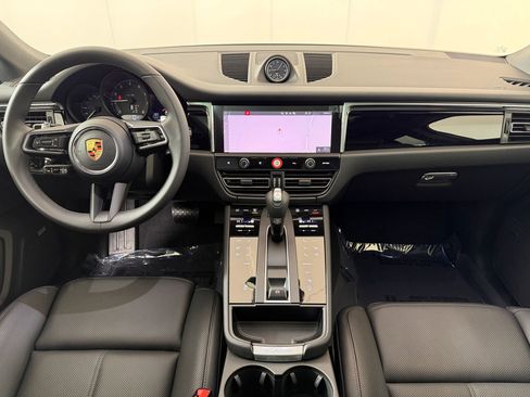 Used 2026 Porsche Macan AWD/4WD image 27