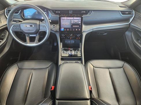 Used 2024 Jeep Grand Cherokee Limited image 20