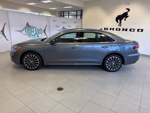 Used 2022 Volkswagen Passat 2.0T FWD image 4