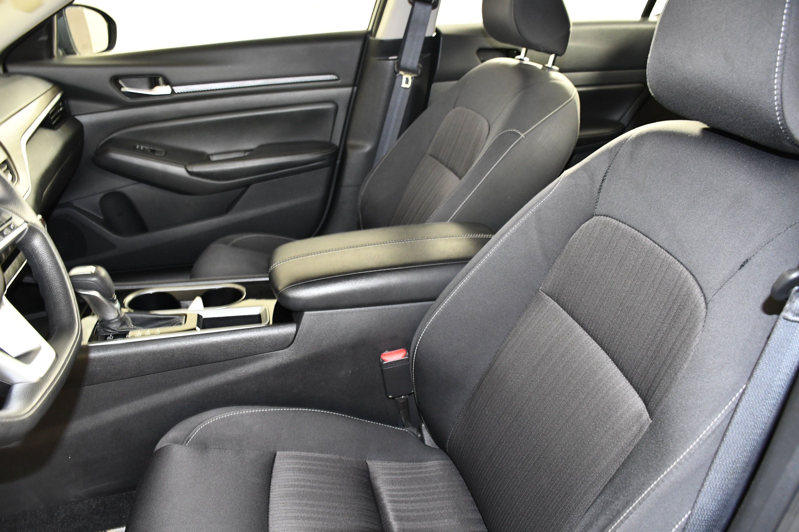 Used 2024 Nissan Altima 2.5 SV FWD image 37