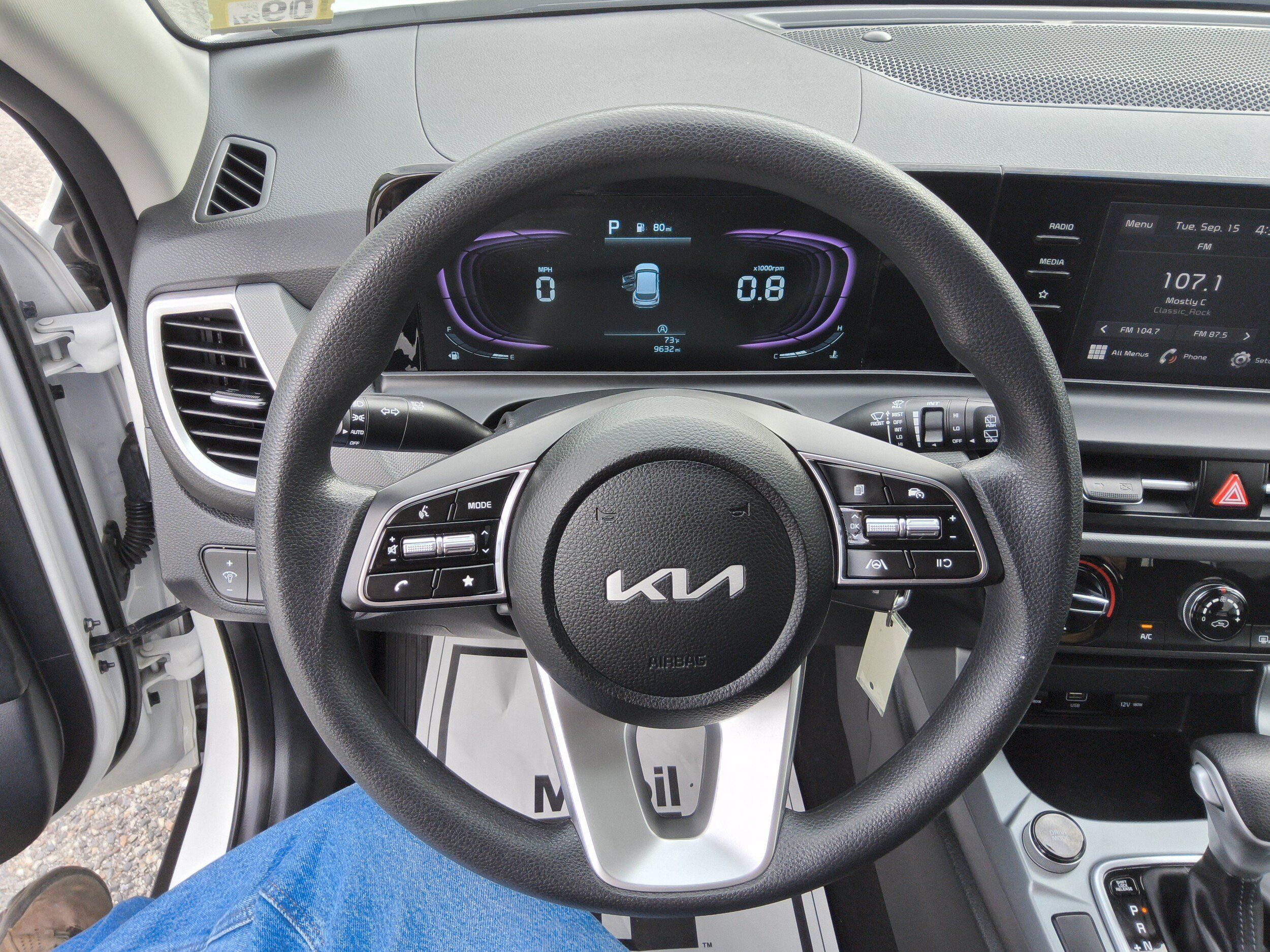 Used 2025 Kia Seltos LX AWD/4WD image 15