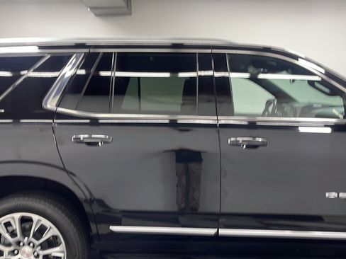 Used 2025 GMC Yukon Denali AWD/4WD image 21