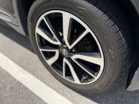 Used 2019 Nissan Rogue SL image 16