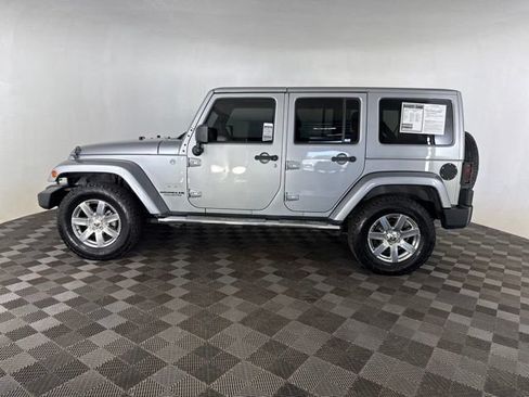Used 2013 Jeep Wrangler Unlimited Sahara w/ Mopar Chrome Edition Group AWD/4WD image 8