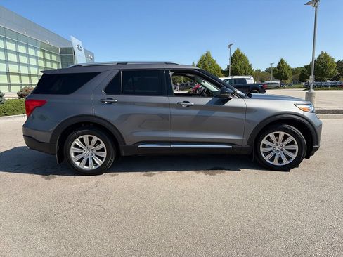 Used 2024 Ford Explorer Limited w/ Equipment Group 301A RWD image 8