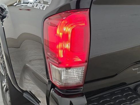 Used 2016 Toyota Tacoma TRD Sport w/ Towing Package AWD/4WD image 32