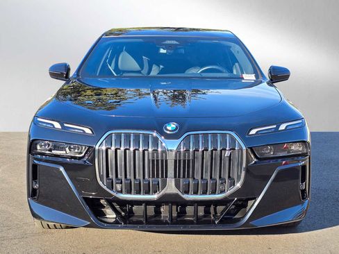Used 2024 BMW i7 xDrive60 AWD/4WD image 8