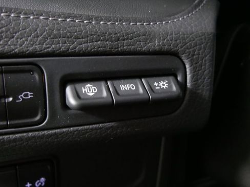 Used 2021 GMC Yukon Denali image 17