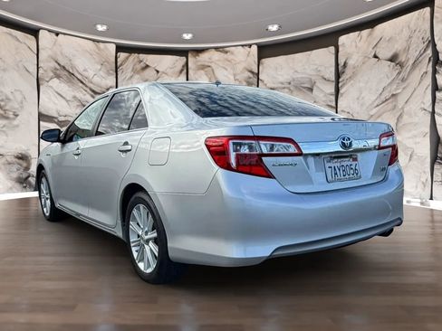 Used 2013 Toyota Camry XLE w/ Leather Pkg FWD image 8