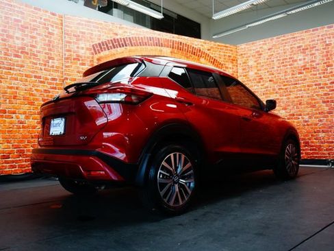 Certified 2022 Nissan Kicks SV w/ Interior Electronics Package FWD image 8