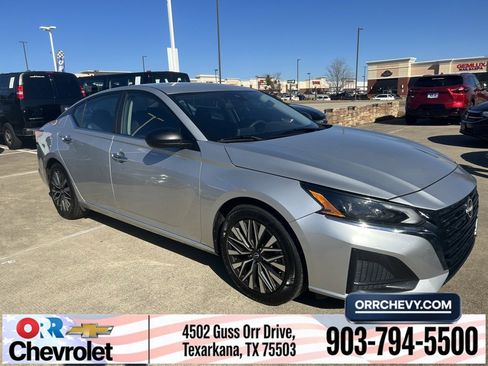 Used 2024 Nissan Altima 2.5 SV image 1