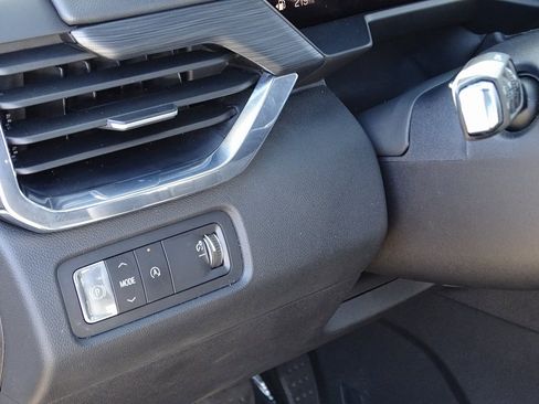 Used 2025 GMC Acadia Elevation image 19