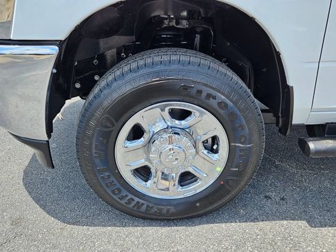New 2025 RAM 2500 Tradesman AWD/4WD image 9