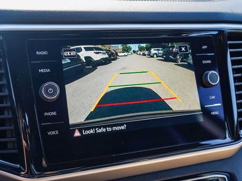 Used 2023 Volkswagen Atlas Cross Sport SE w/ Panoramic Sunroof Package FWD image 27