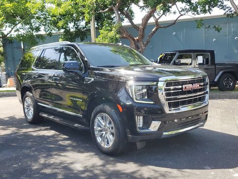 Certified 2022 GMC Yukon SLT w/ SLT Premium Package AWD/4WD image 7