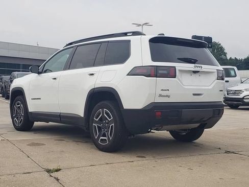 Used 2026 Jeep Cherokee Limited AWD/4WD image 8