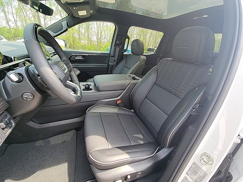 New 2025 GMC Sierra EV Denali image 18