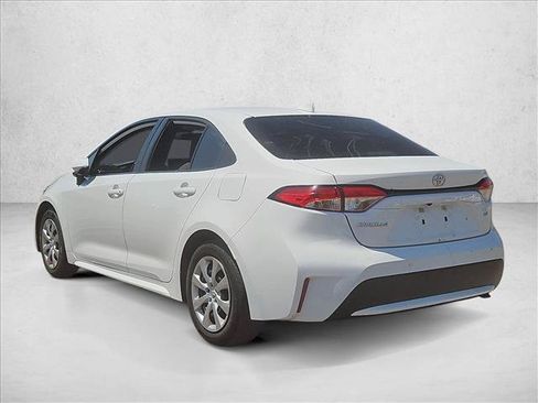 Used 2022 Toyota Corolla LE FWD image 8