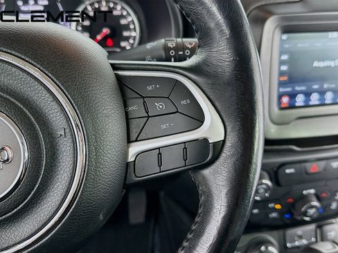 Used 2020 Jeep Renegade Latitude w/ Cold Weather Group AWD/4WD image 17