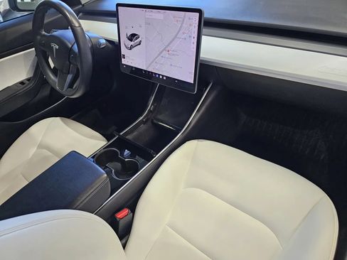 Used 2019 Tesla Model 3 Standard Range RWD image 5