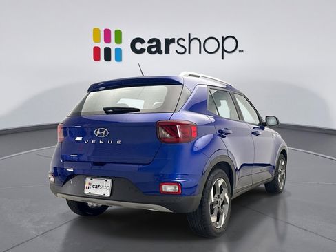 Used 2024 Hyundai Venue Limited FWD image 5