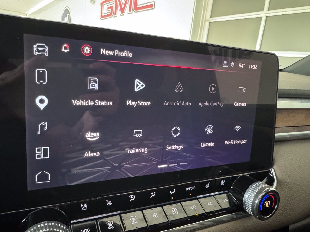 Certified 2024 GMC Canyon Denali w/ LPO, Denali Black Edition AWD/4WD image 19