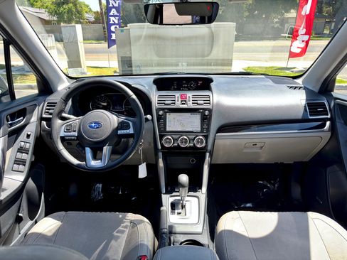 Used 2018 Subaru Forester 2.5i Limited AWD/4WD image 6