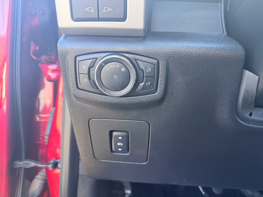 Used 2017 Ford F150 Lariat w/ Equipment Group 502A Luxury AWD/4WD image 21