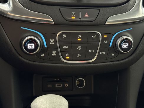 Used 2024 Chevrolet Equinox LT FWD image 22