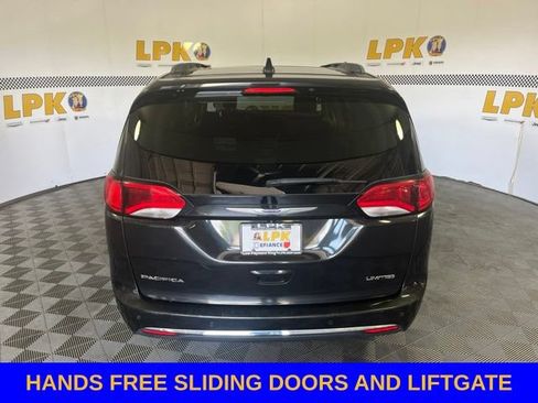 Used 2020 Chrysler Pacifica Limited FWD image 4