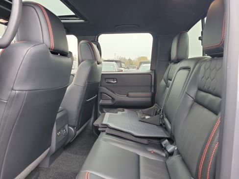 Certified 2023 Nissan Frontier PRO-4X w/ Pro-4X Premium Package image 11