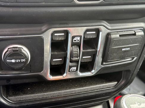 Used 2023 Jeep Wrangler Unlimited Sahara w/ Cold Weather Group image 25