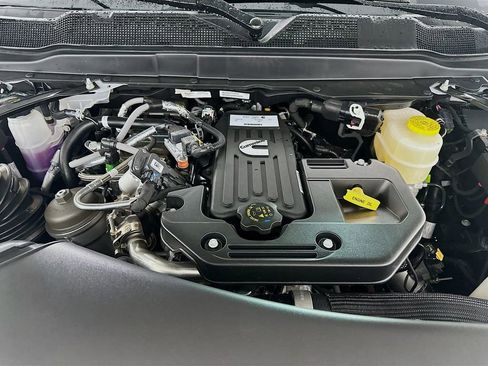 New 2026 RAM 3500 Laramie AWD/4WD image 18