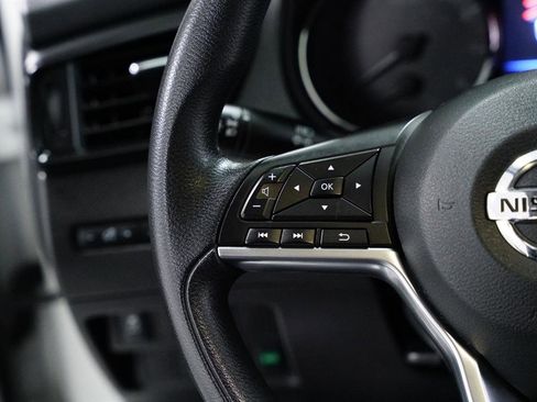 Used 2019 Nissan Rogue Sport S image 14