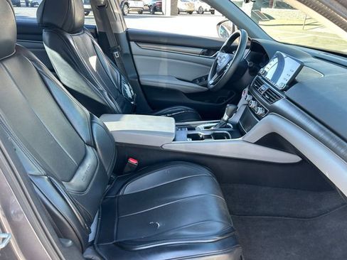 Used 2018 Honda Accord LX image 30