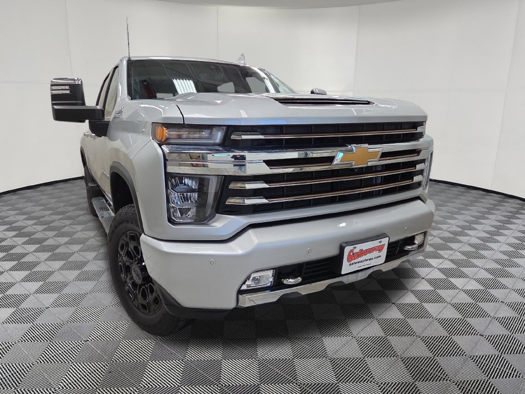 Used 2023 Chevrolet Silverado 3500 High Country w/ Technology Package AWD/4WD image 2