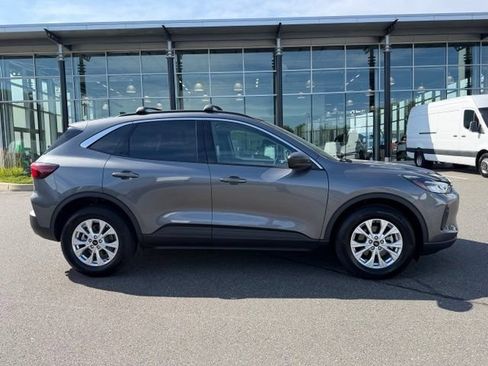Used 2023 Ford Escape Active AWD/4WD image 8