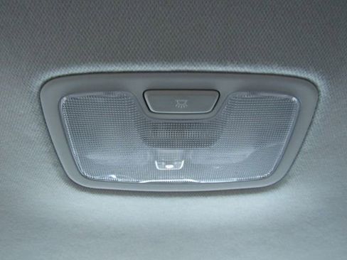 Used 2022 Kia Niro EX image 32