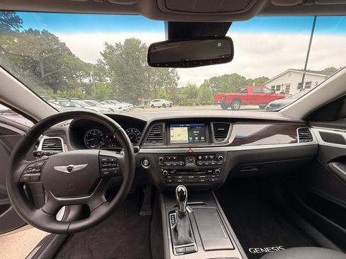 Used 2015 Hyundai Genesis 3.8 RWD image 31