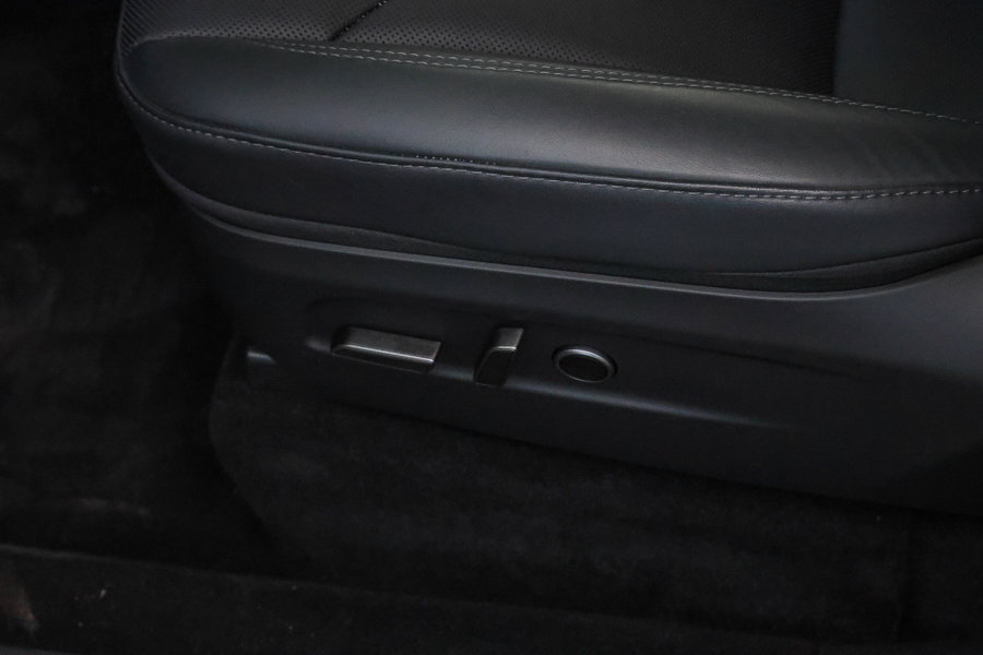 Used 2026 Tesla Model Y Long Range AWD/4WD image 26