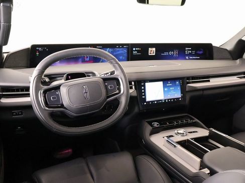 New 2025 Lincoln Navigator Reserve w/ Jet Appearance Package image 2