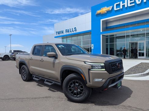 Used 2022 Nissan Frontier PRO-4X w/ Pro-4X Premium Package AWD/4WD image 1