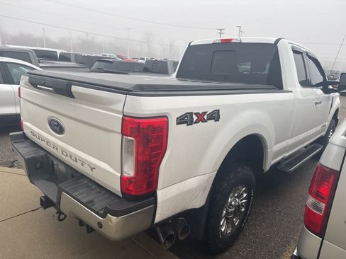 Used 2019 Ford F250 XLT w/ XLT Premium Package image 12