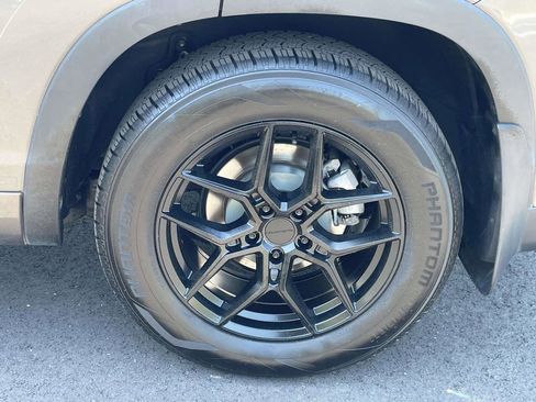 Used 2018 Toyota Highlander SE AWD/4WD image 29