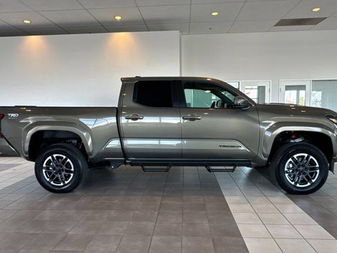 Certified 2026 Toyota Tacoma TRD Sport AWD/4WD image 3