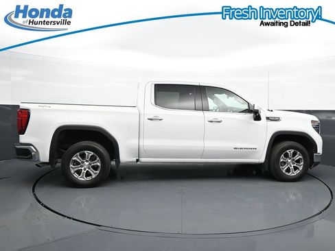 Used 2025 GMC Sierra 1500 SLT AWD/4WD image 11