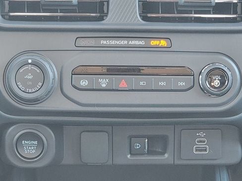 New 2025 Ford Maverick Lariat w/ Black Appearance Package AWD/4WD image 28