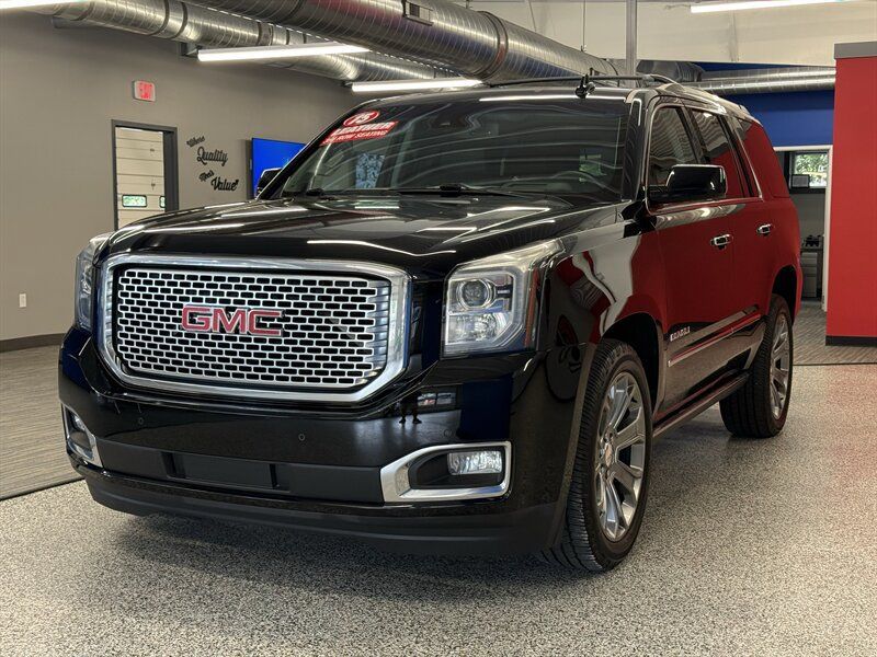 Used 2015 GMC Yukon Denali w/ Premium Package AWD/4WD image 3