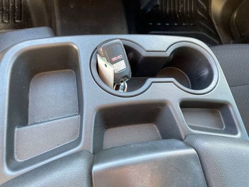 Certified 2022 GMC Sierra 2500 SLE w/ SLE Convenience Package image 35