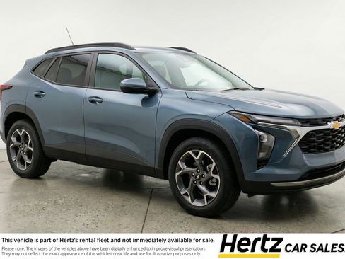 Used 2025 Chevrolet Trax LT w/ LT Convenience Package image 1